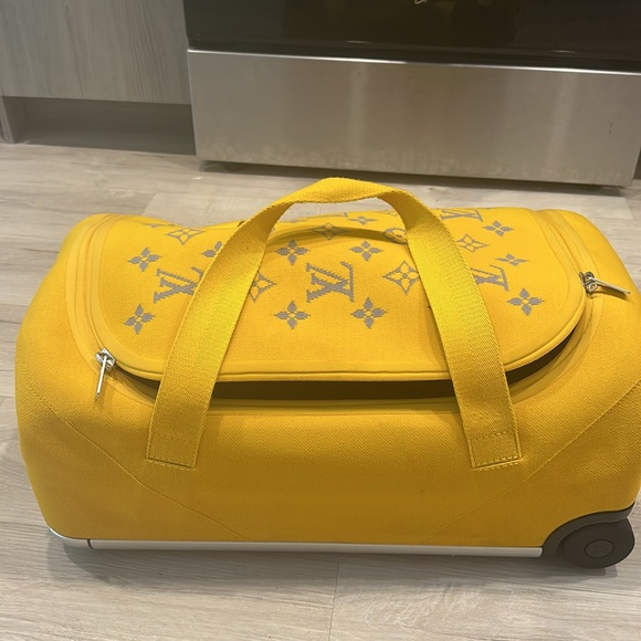 Louis Vuitton Duffle Bag Horizon Soft
Jacquard 55 Yellow - Picture 5 of 17